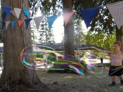 Shorefest bubble making